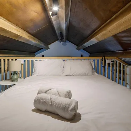 Hermoso Molino A Pie De Río By Vigo