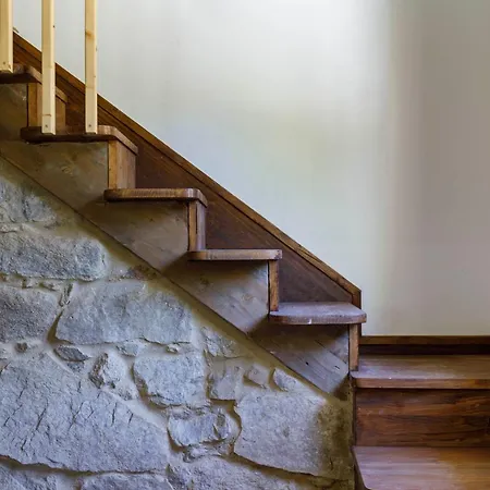 Hermoso Molino A Pie De Río By Vigo