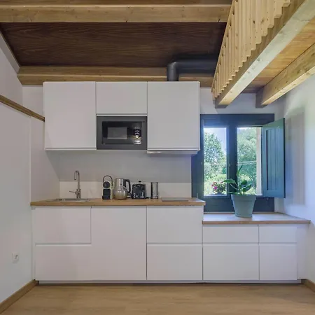 Hermoso Molino A Pie De Rio By