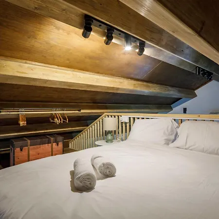 Hermoso Molino A Pie De Rio By *