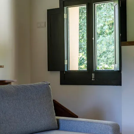 Hermoso Molino A Pie De Rio By בקתה *